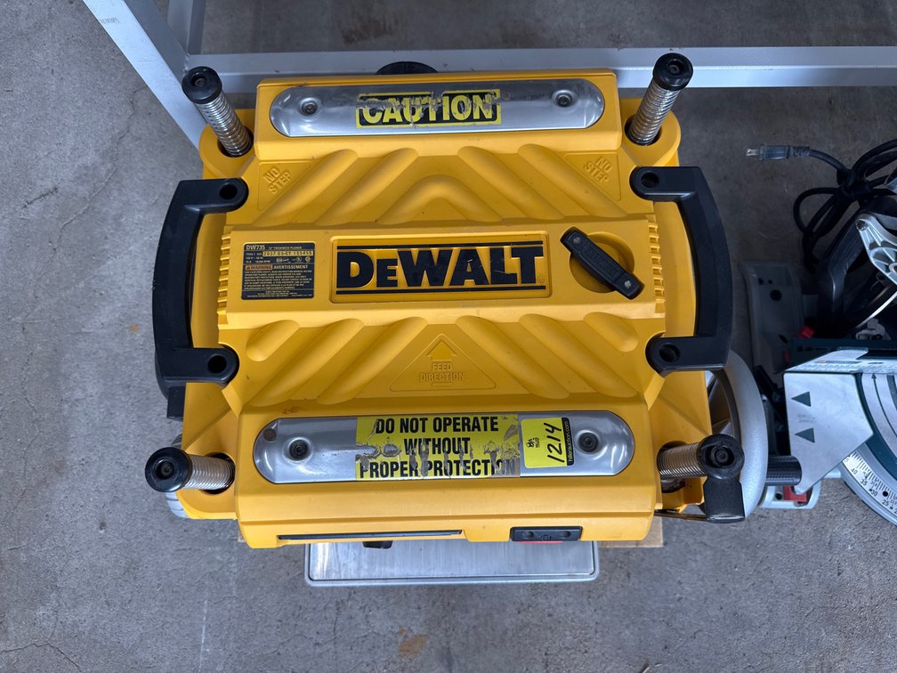 DeWalt DW735 Planer