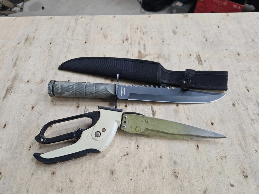 Tiger-USA Knife With Sheath & Utility Scissors