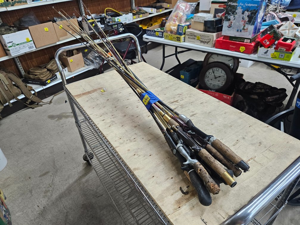 12 Fishing Rods