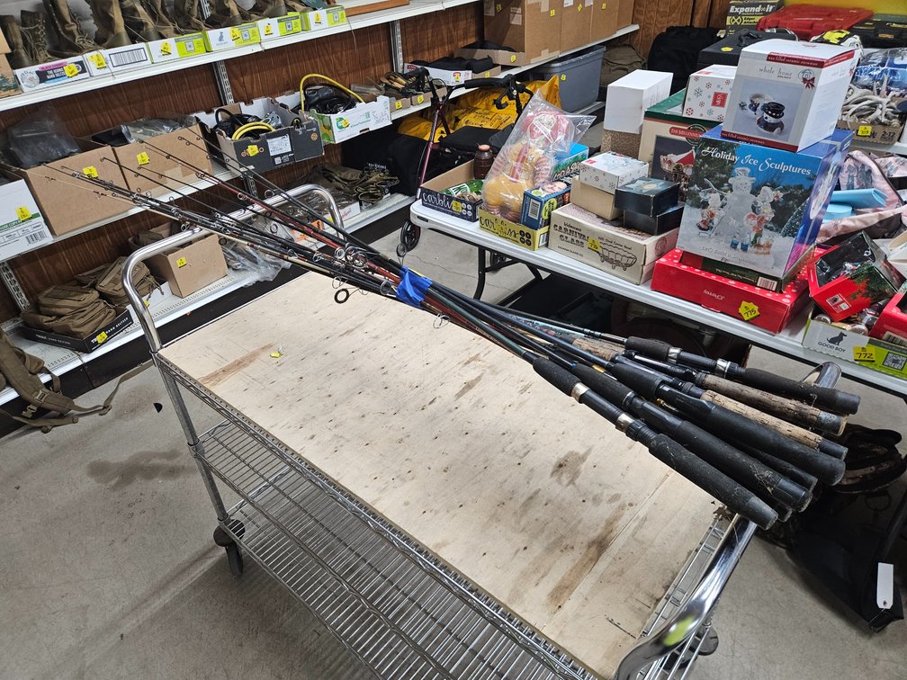 12 Fishing Rods