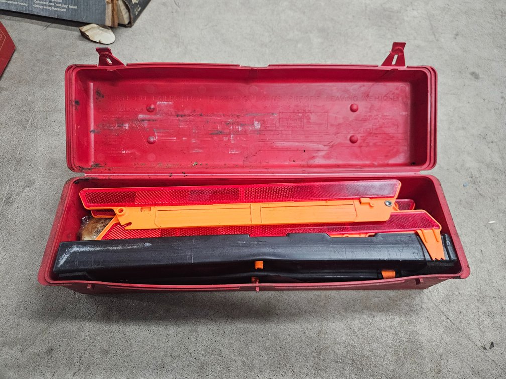 Emergency Triangle Flare Kit