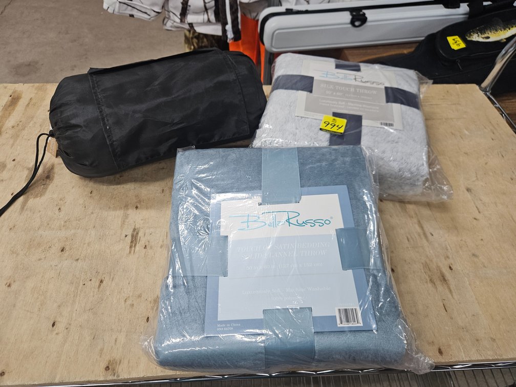 Sleeping Bag & 2 Throws