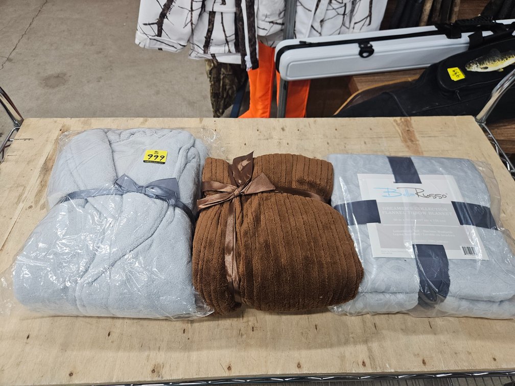 Plush Robe & 2 Throws