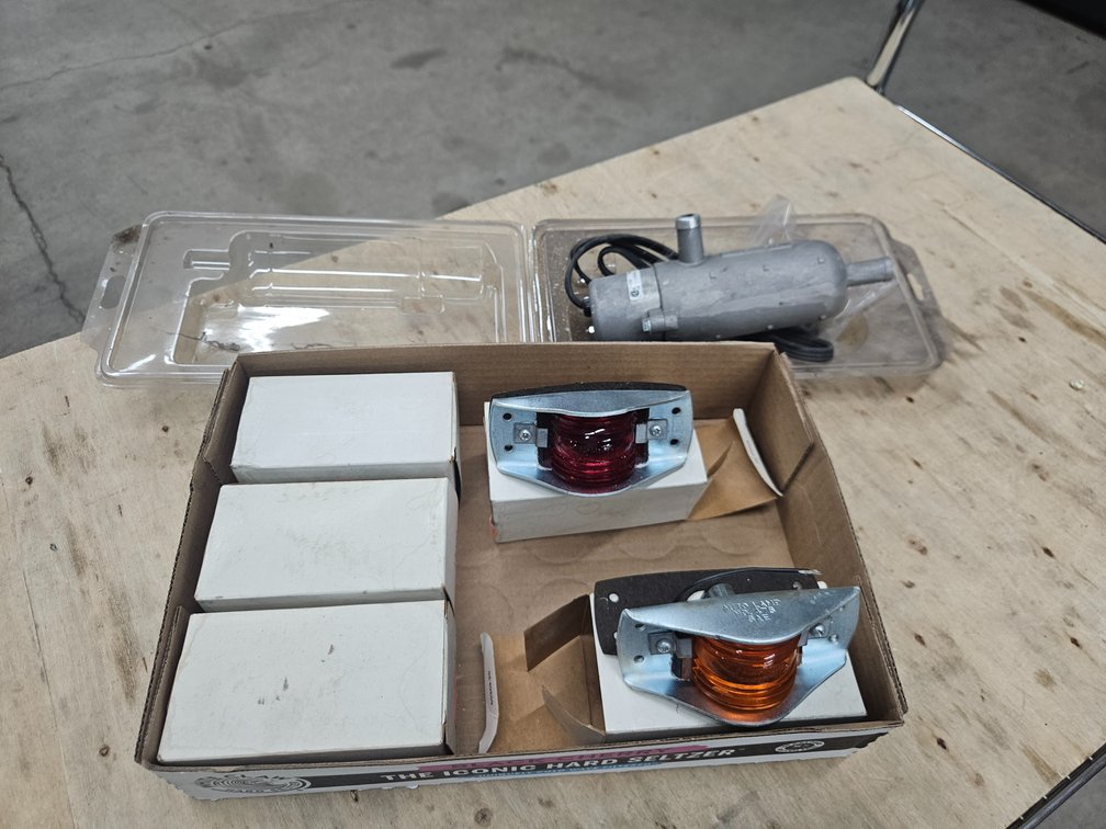 5 Trailer Lights & Misc