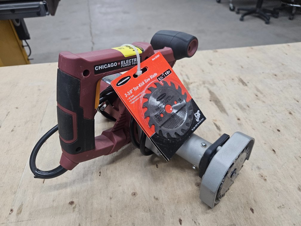 Chicago Electric Toe Kick Saw