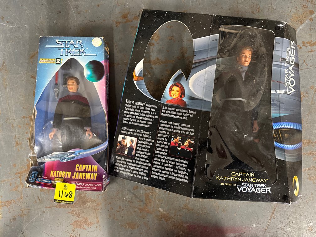 Star Trek Voyager, Star Trek Capt. Janeway Dolls