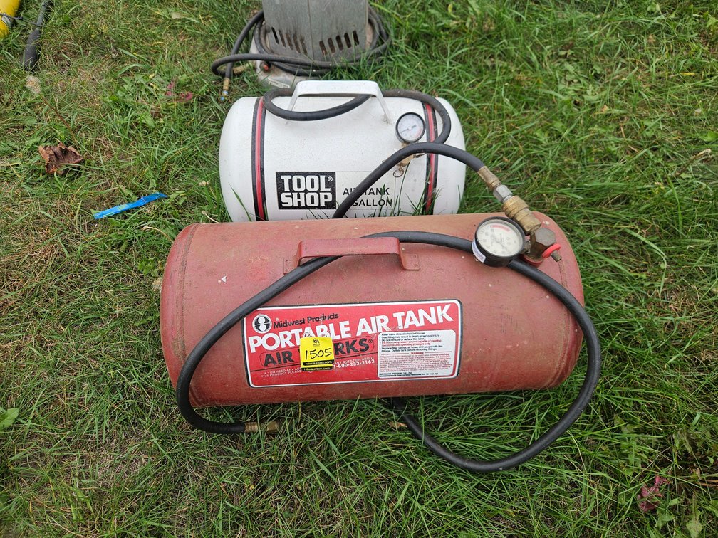 2 Air Tanks