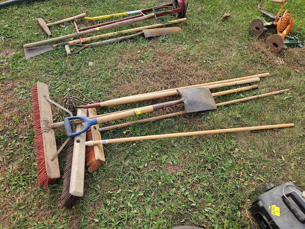 3 Brooms, Misc.
