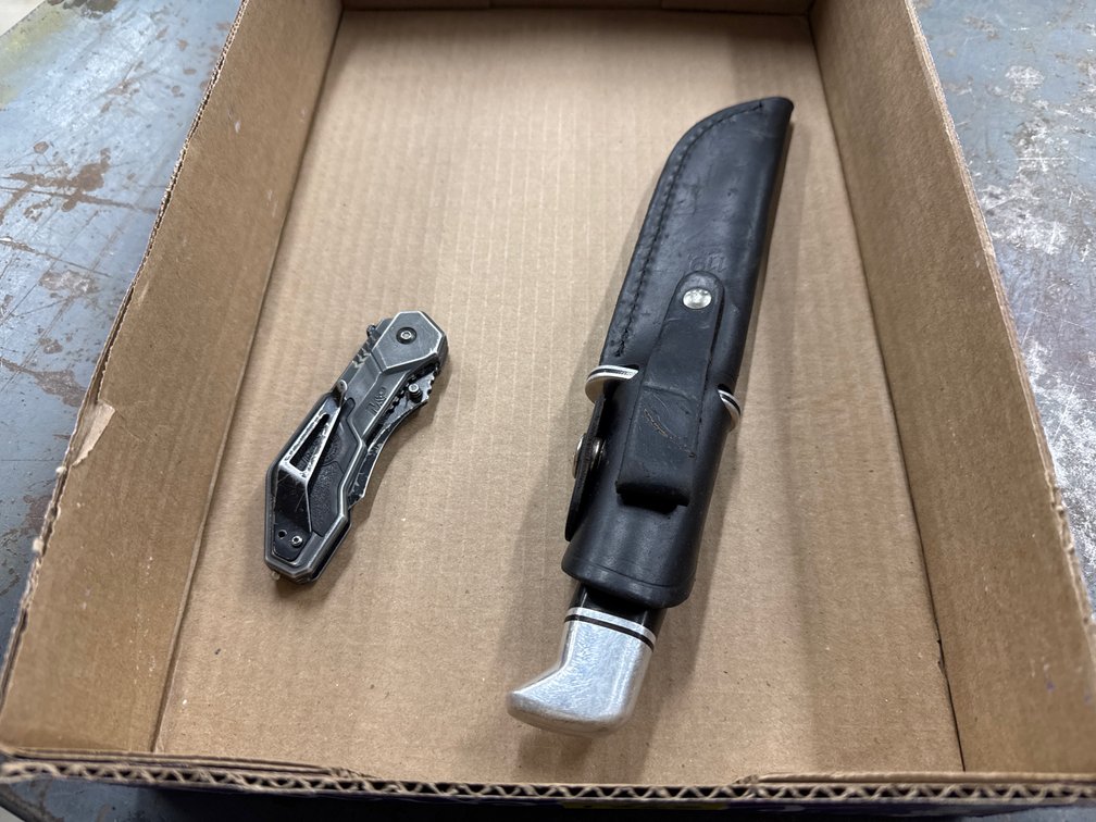 2 Knives