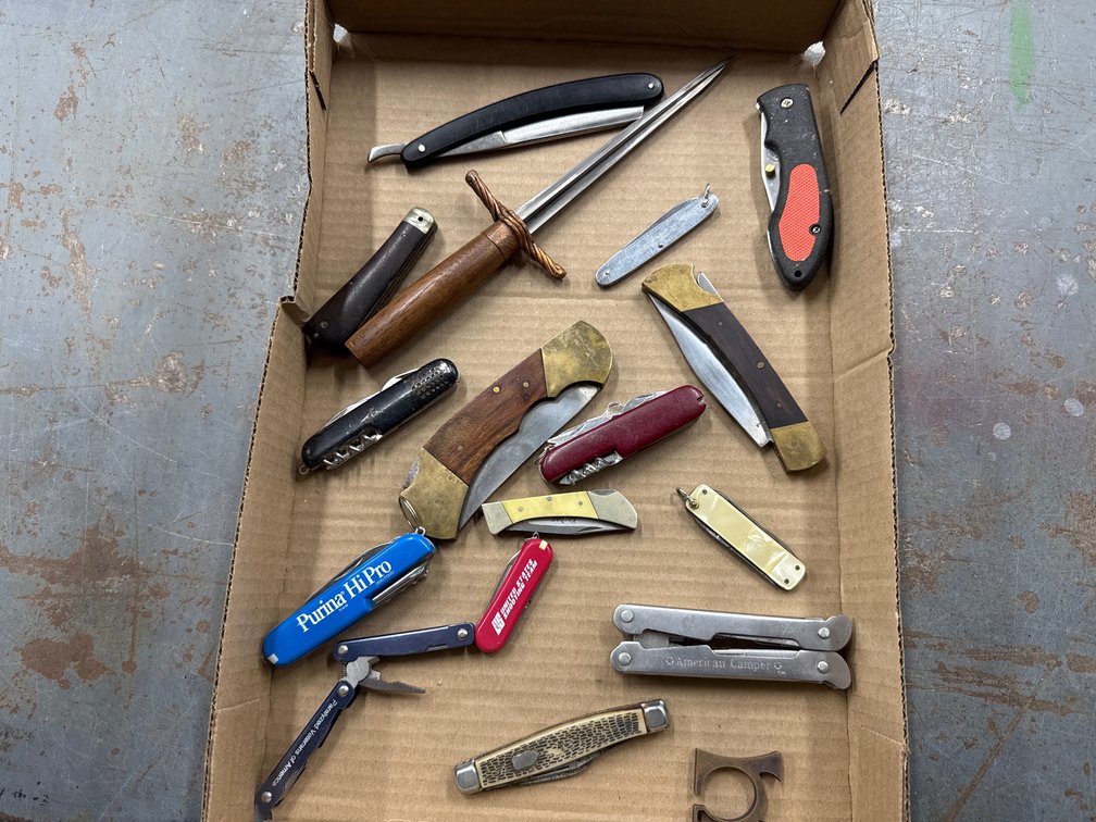 Assorted knives