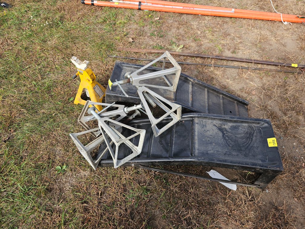 2 Metal Ramps, 6 Jack Stands