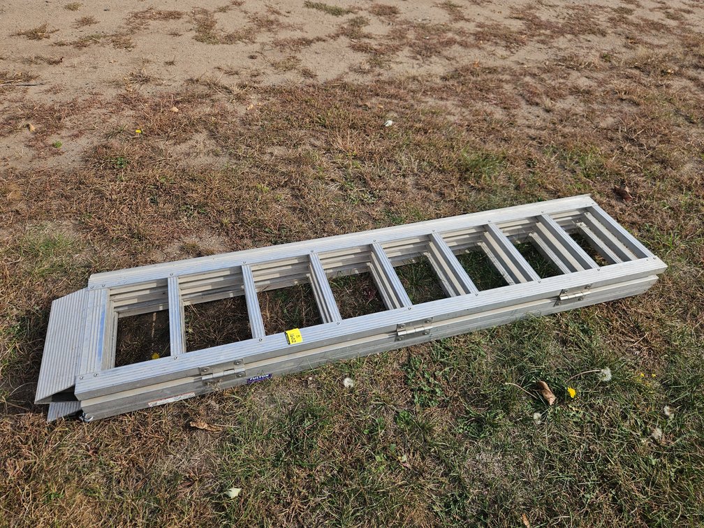 Tri-Fold Aluminum Ramp