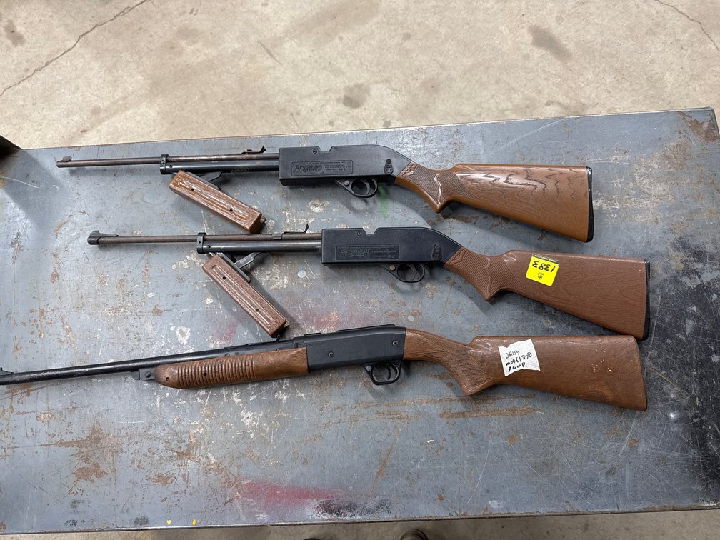 2 Crossman, 1 Daisy Air Guns