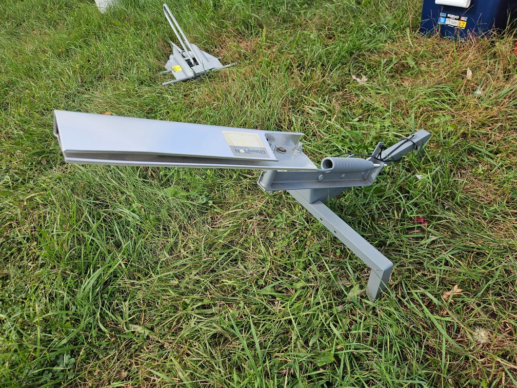 Clay pigeon Thrower