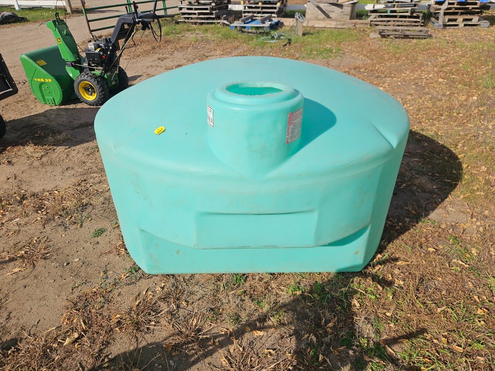 425 Gallon Water Tank