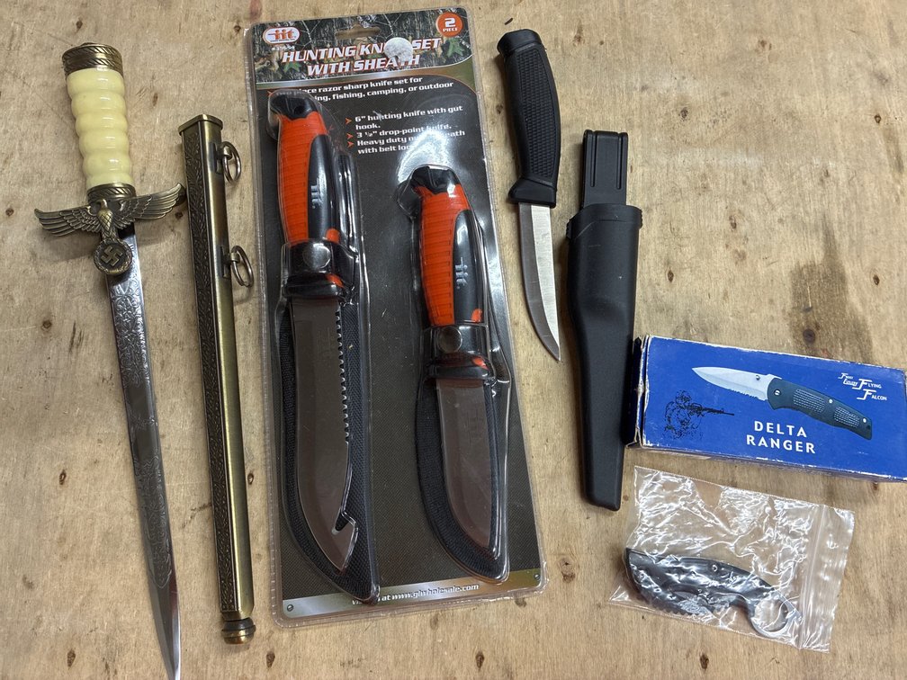 Assorted Knives