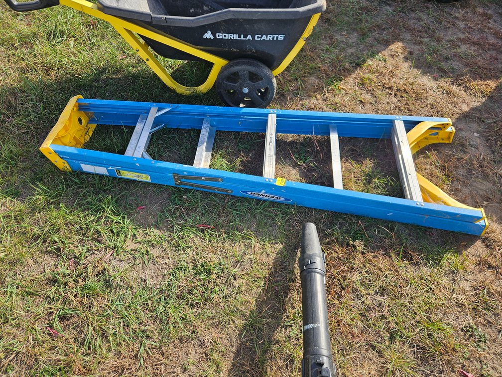 Werner 6' Fiberglass Ladder