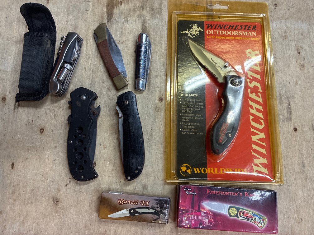 Assorted Knives