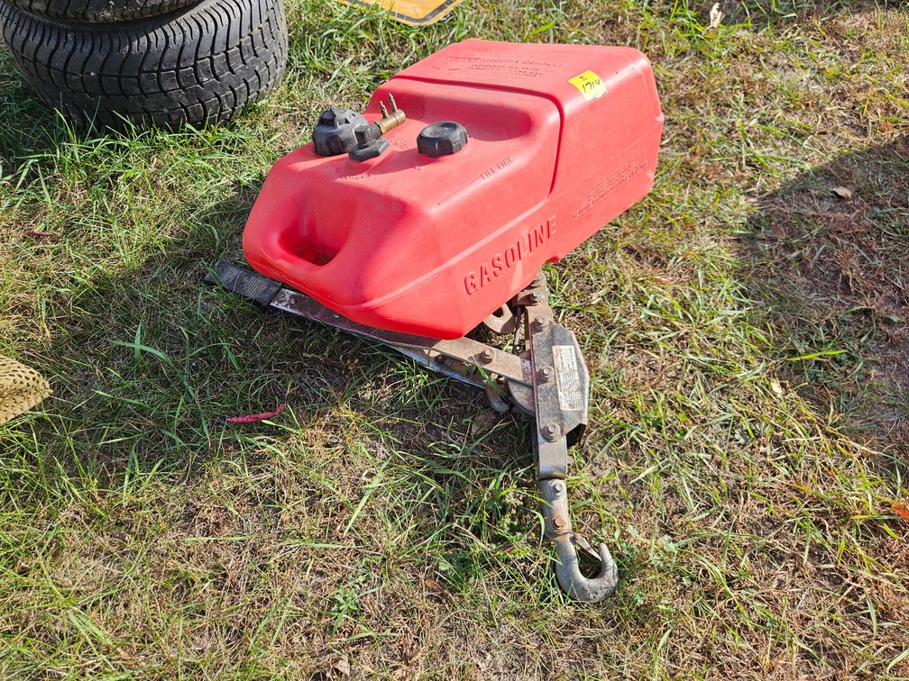 Plastic Marine Tank, Come-a-long