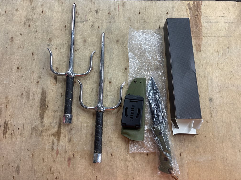 2- 9 1/2" Sai, 1 New Knife with Sheath