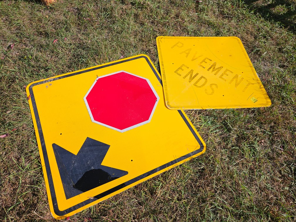 2 Road Signs