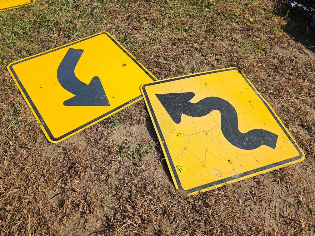 2 Road Signs