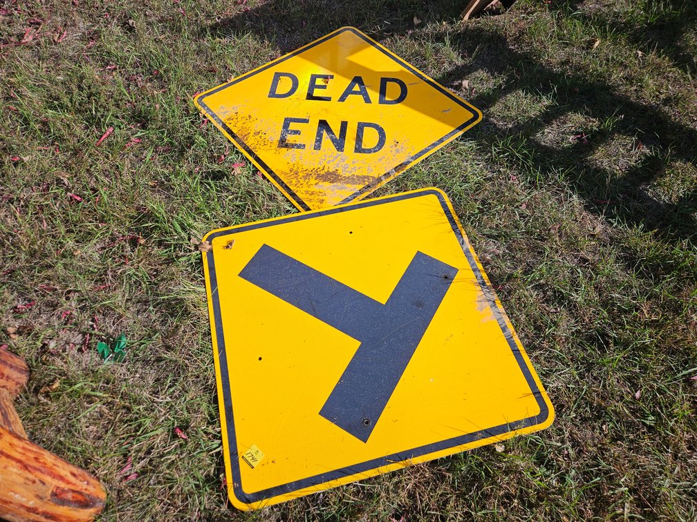 2 Road Signs