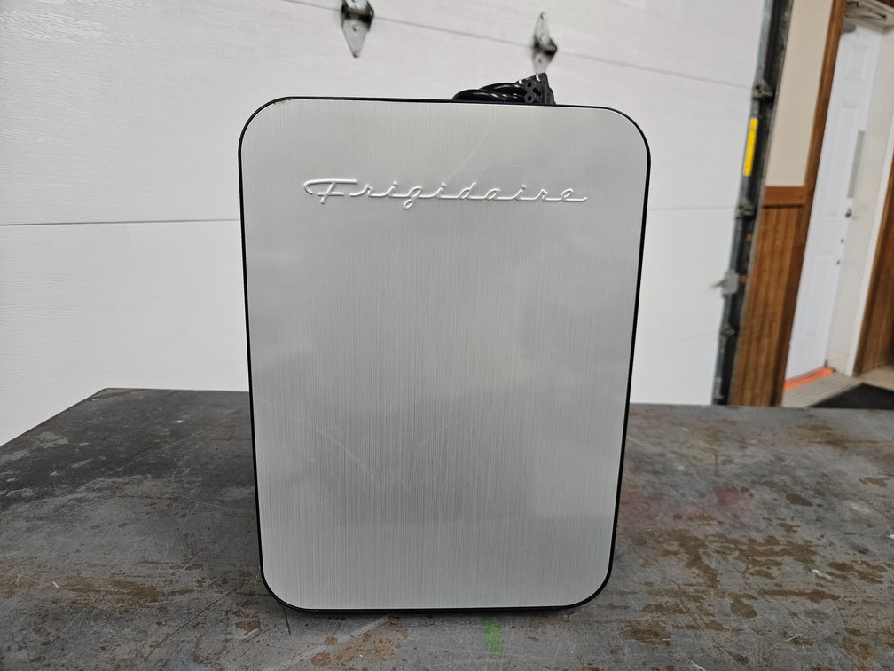 Frigidaire mini cooler