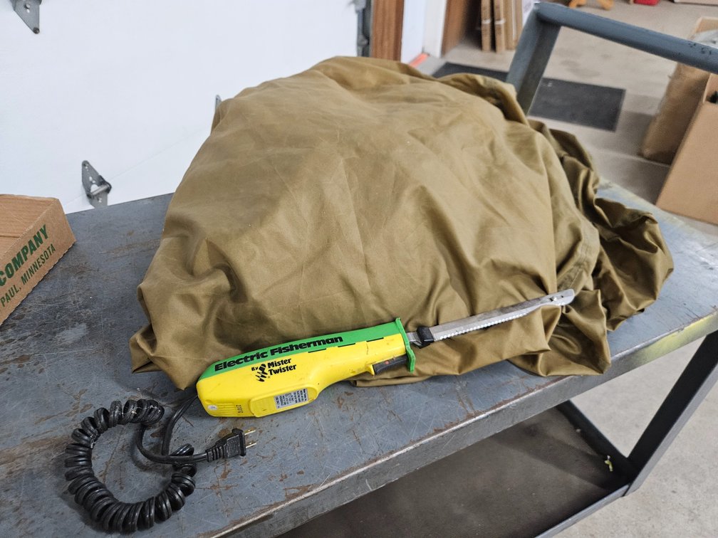 Electric fillet knife, fitted cover