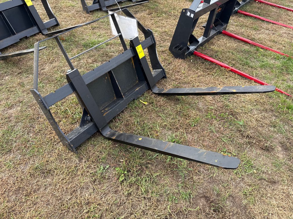 36" pallet forks for mini skid