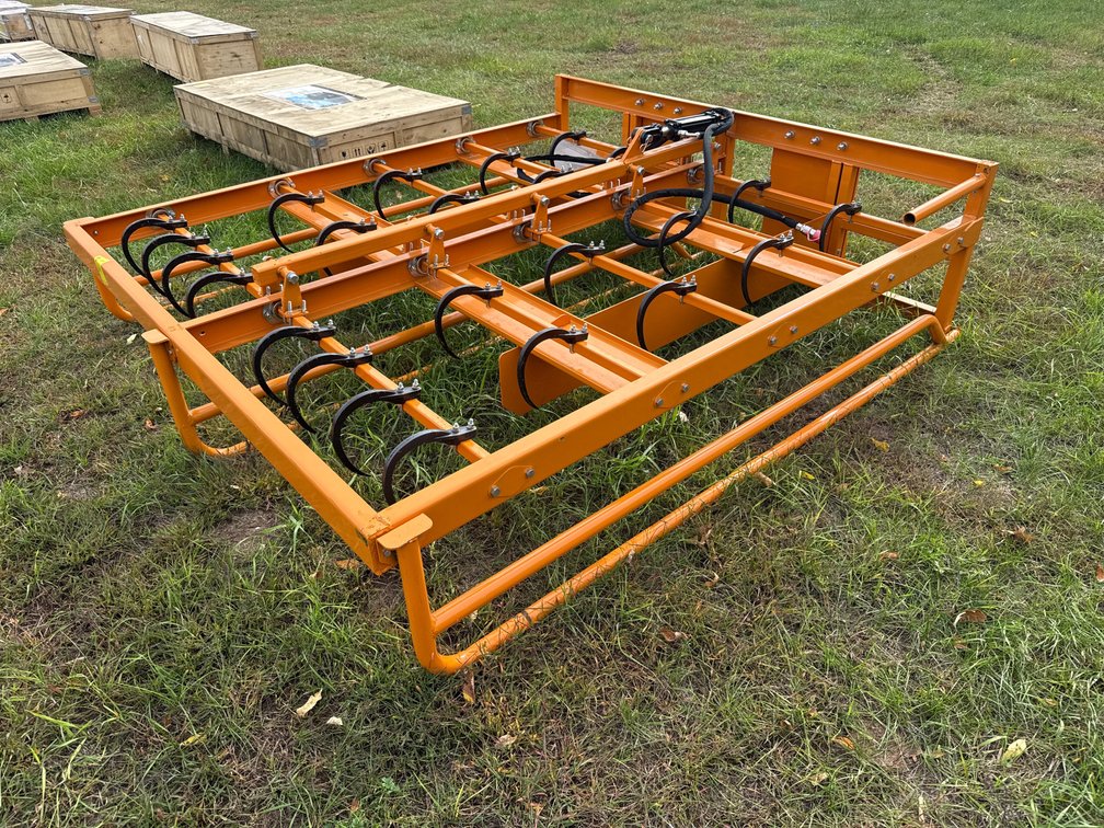 Skid Loader hay accumulator grapple