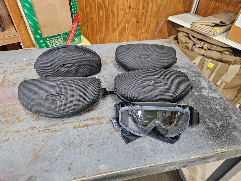4 Oakley tactical goggles in cases