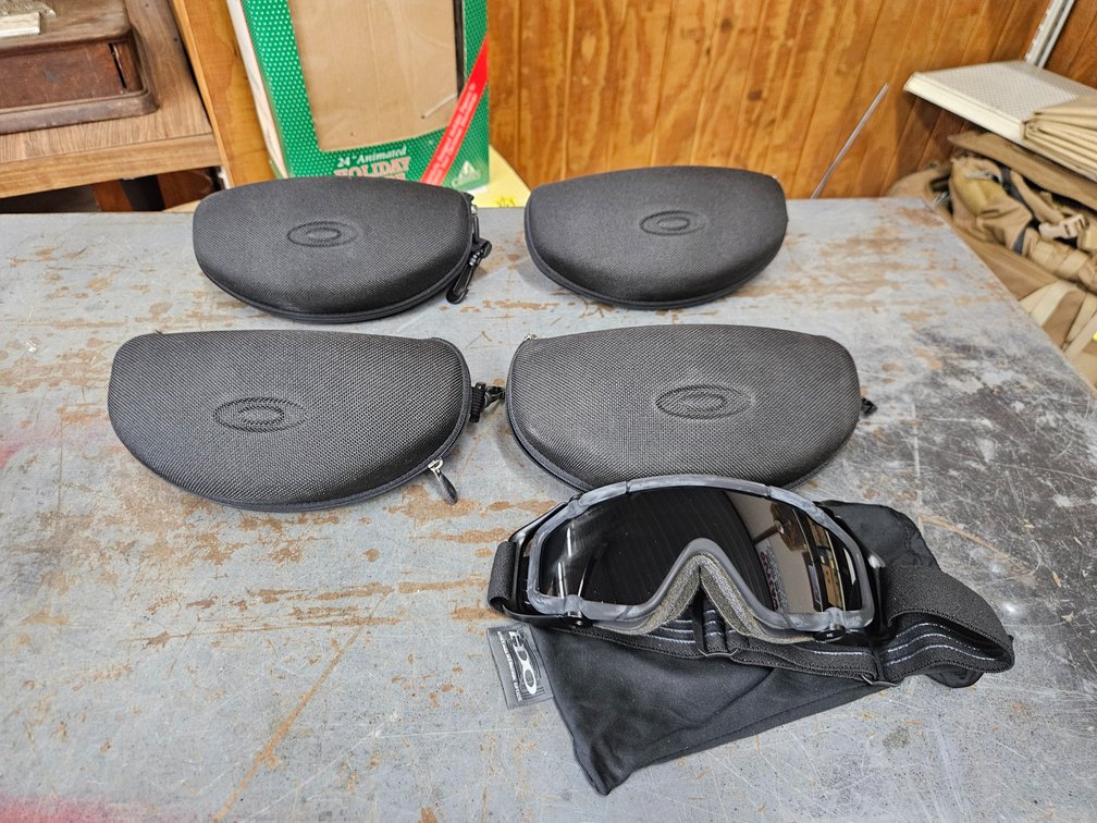 4 Oakley tactical goggles in cases