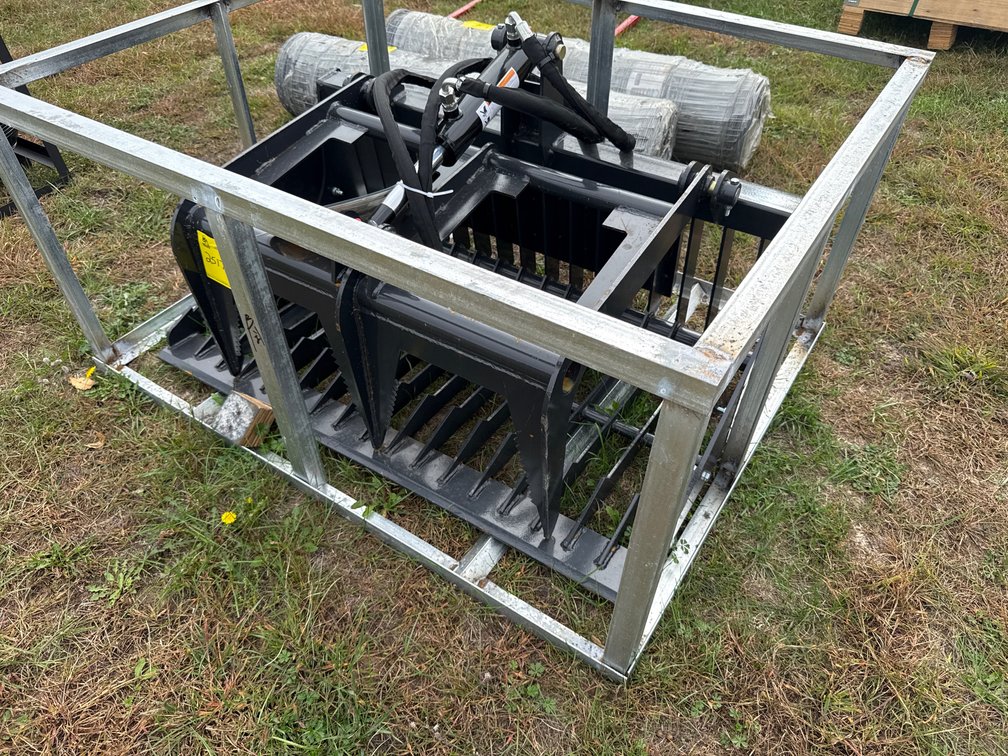 44" rock grapple for mini skid