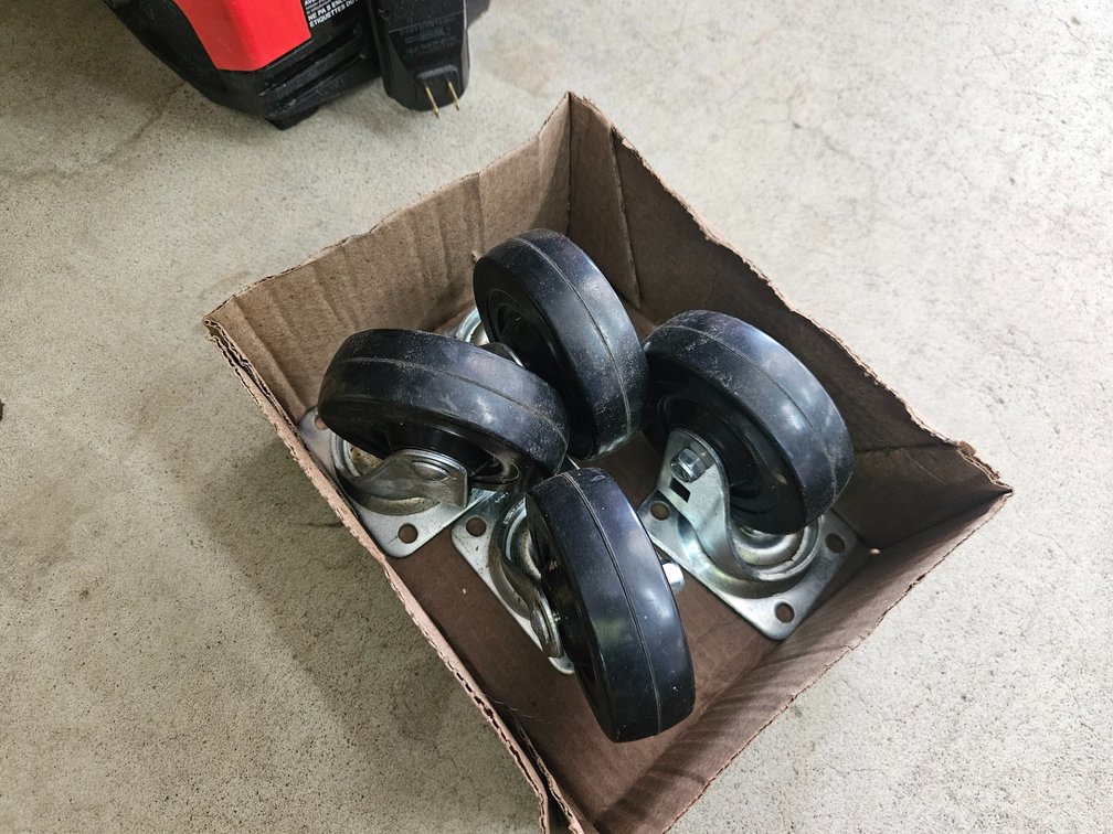4 Swivel castors