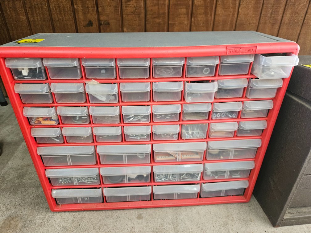 Plastic storage container