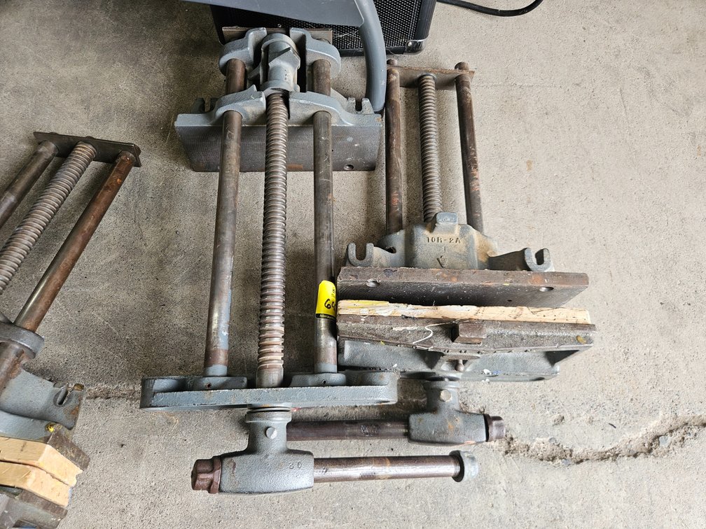 2 Columbian vises