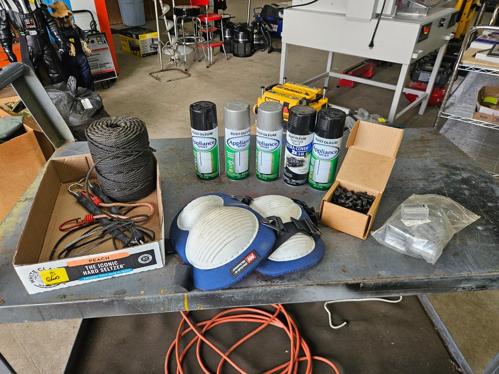 Spray paint, knee pads, rope & Razor Blades