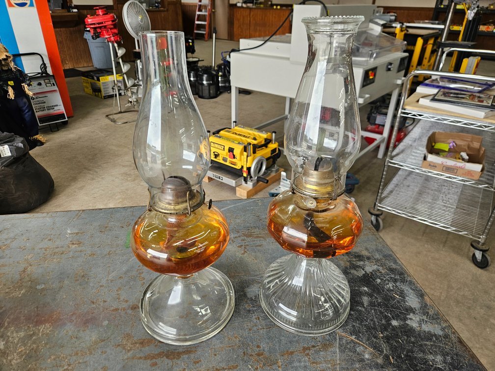 Banner oil lamp, Eagle oil lamp