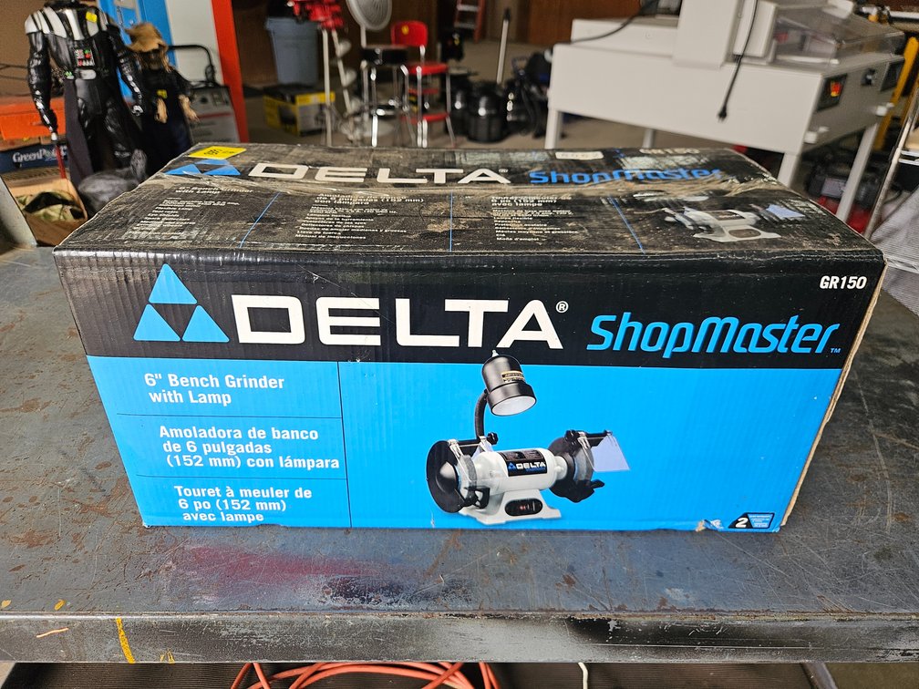 Delta 6" bench grinder with lamp