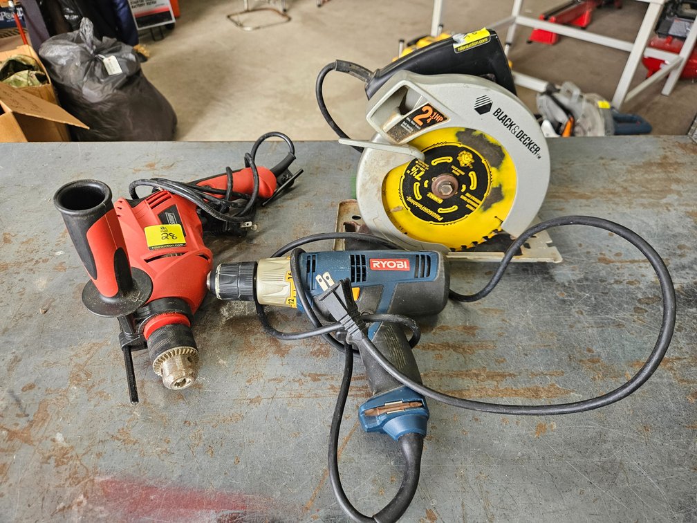 2 Electric drills, circular saw