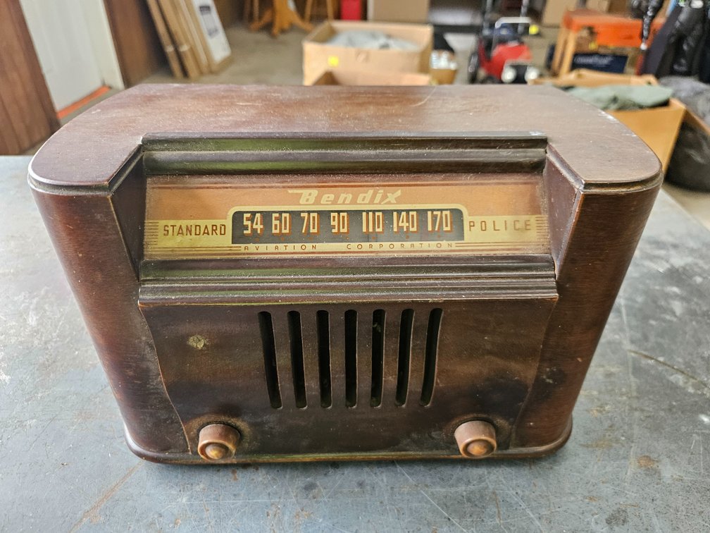 Vintage Bendix radio