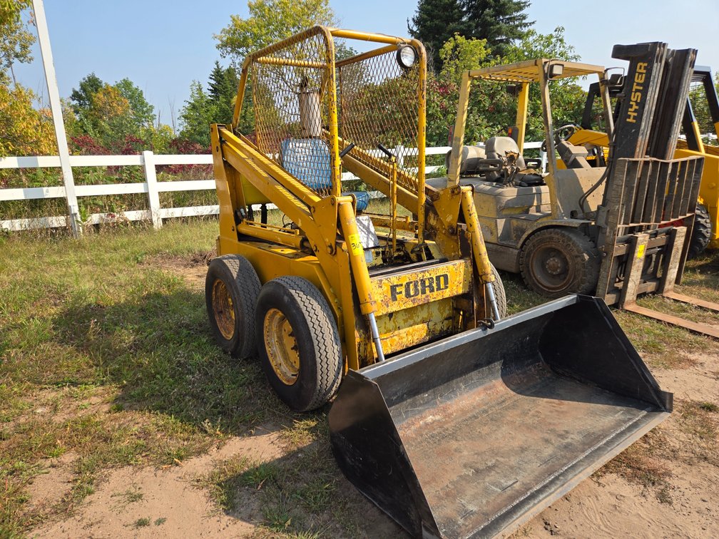 Ford 340 Skid steer