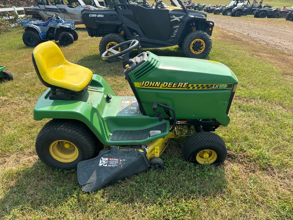 John Deere LX178 
