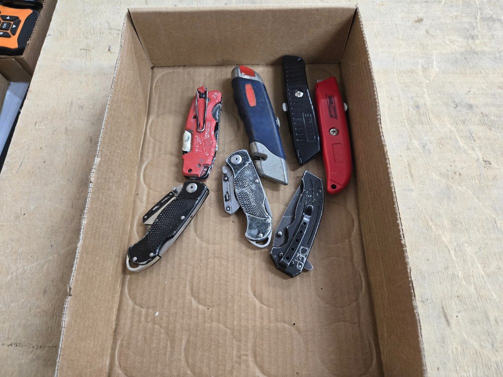 Assorted knives