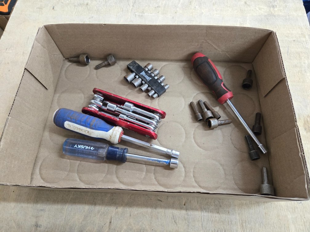 Socket nut drivers