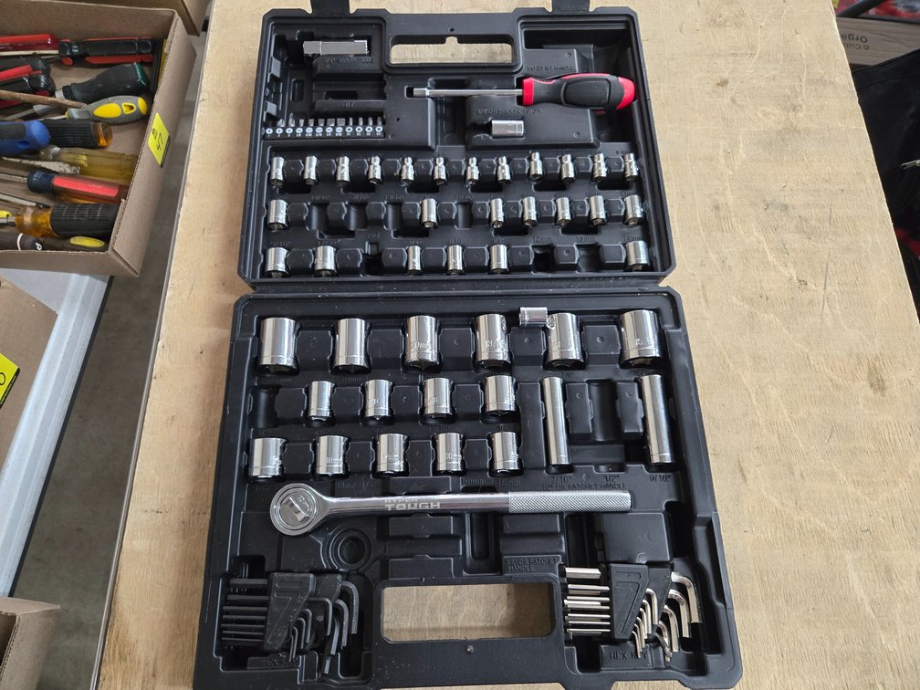 Hyper Tough socket set