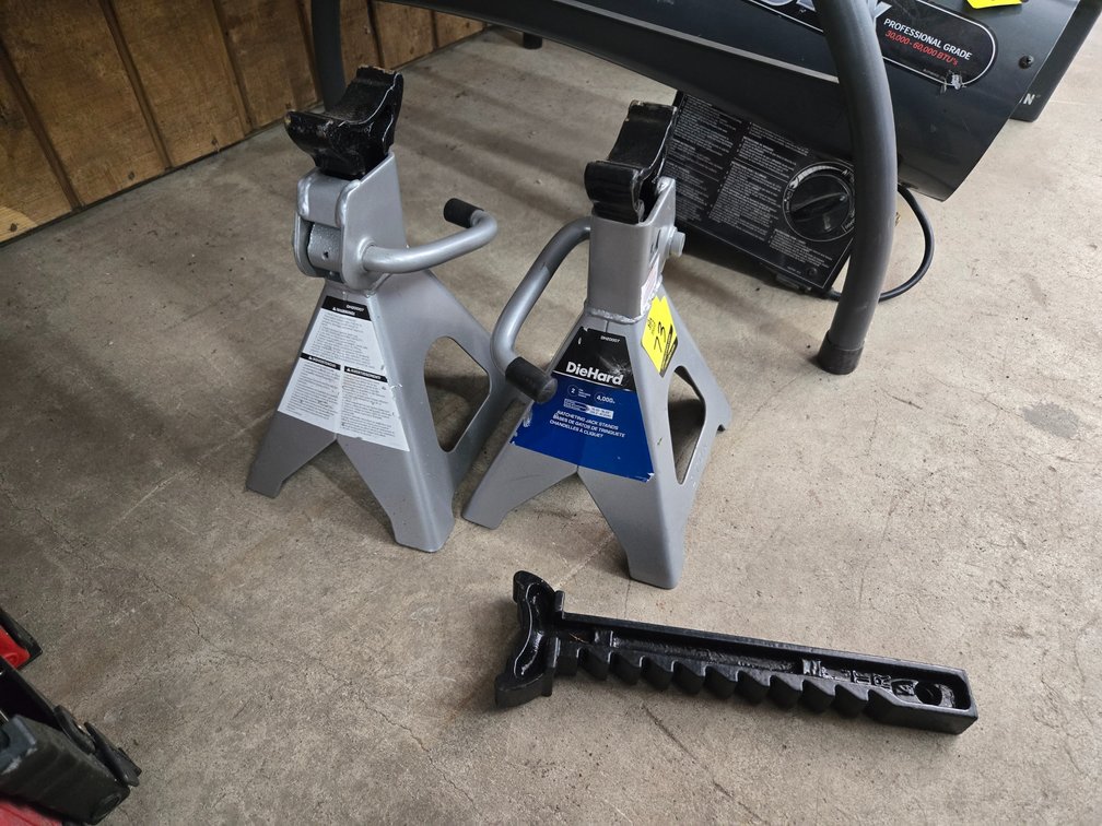 2 Die Hard 2 ton jack stands
