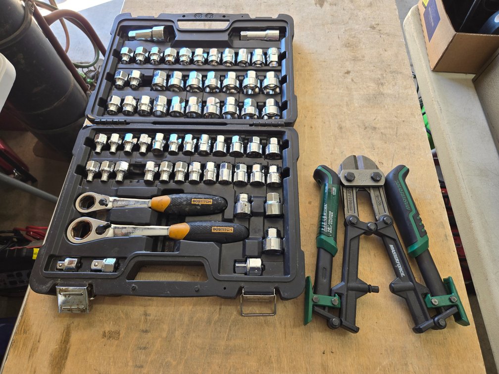 18" Folding bolt cutter, Bostitch tool kit