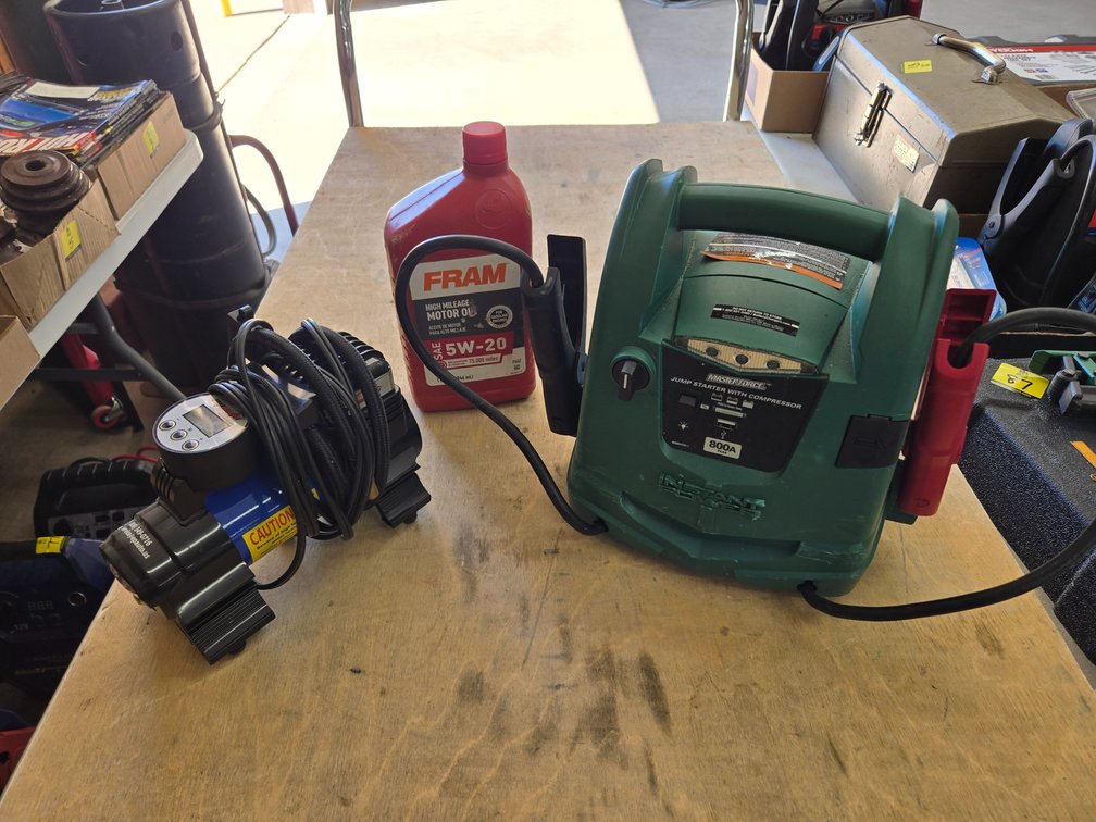 Tire compressor, Masterforce jump pack with compressor, 1 Qt 5-20 oil